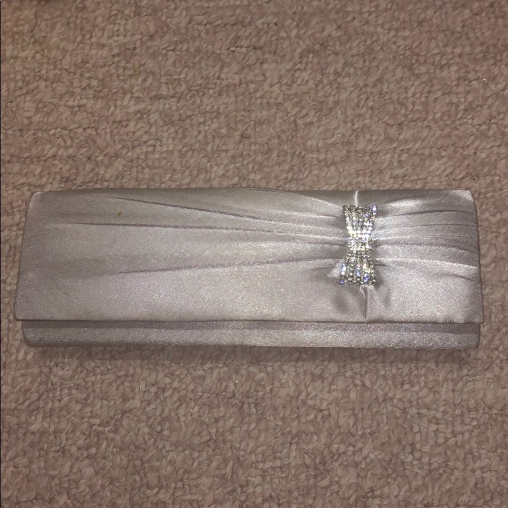Silver clutch